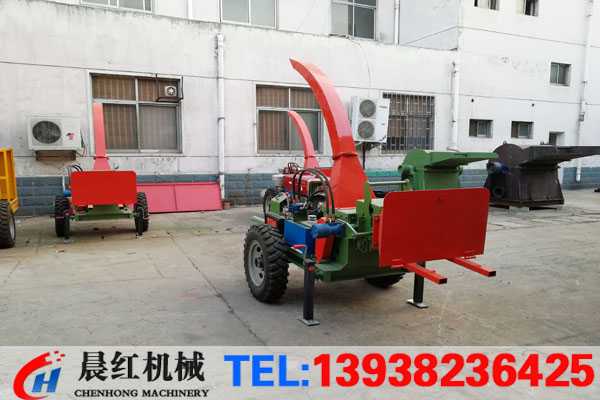 發往大連的小樹枝粉碎機工作現場