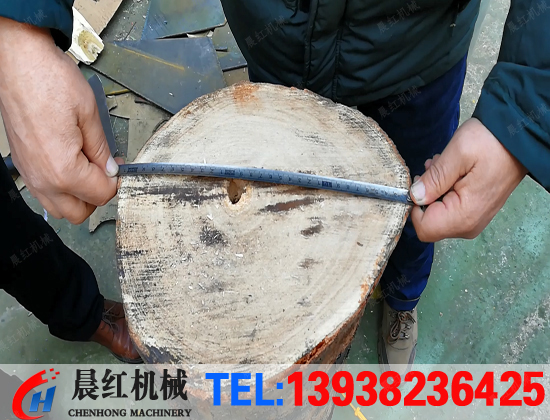 發往江蘇客戶的木材粉碎機